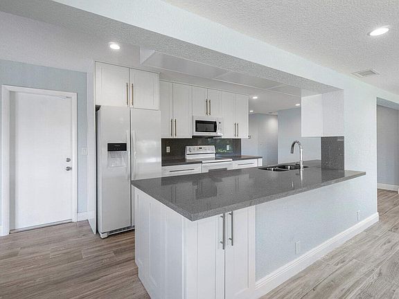 5th image of 1278 NW 43 Street
