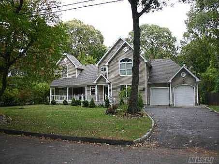 1st image of 15 Clover Dr