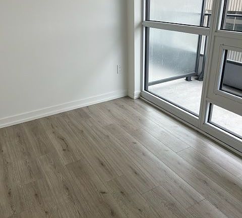 4th image of 395 Bloor St #2205
