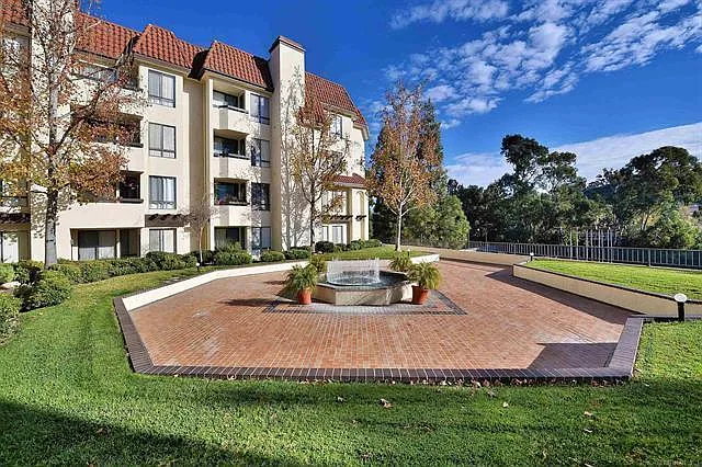 Two gorgeous Fountains in Courtyard