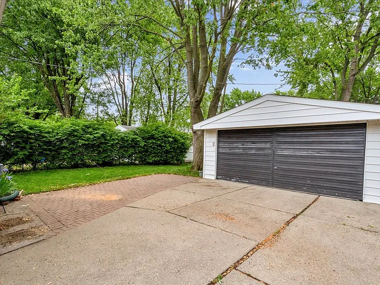 1554 Cynthia Ave — Photo 28