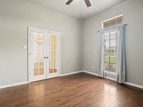 5th image of 11430 Country Ridge Ln