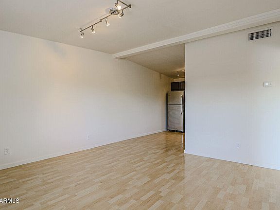 3rd image of 310 W EARLL Drive #201