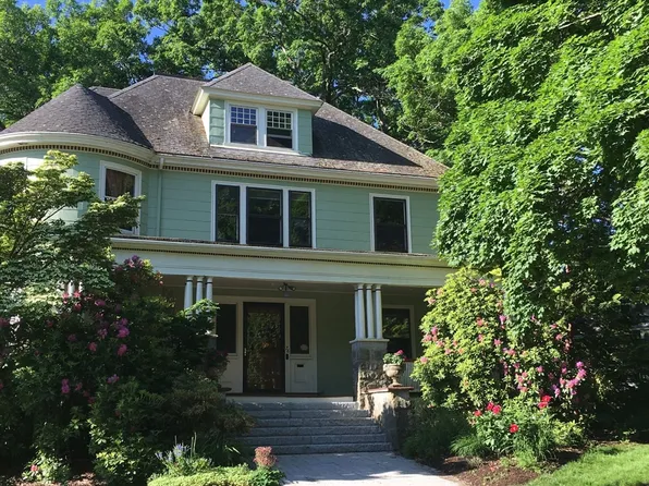 78 Richardson Rd, Melrose, MA 02176