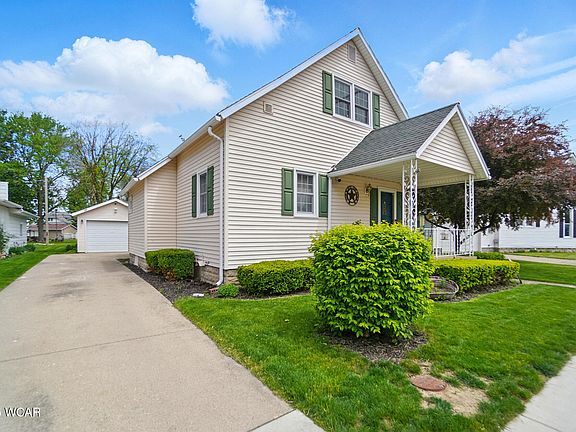 2nd image of 611 Woodland Ave