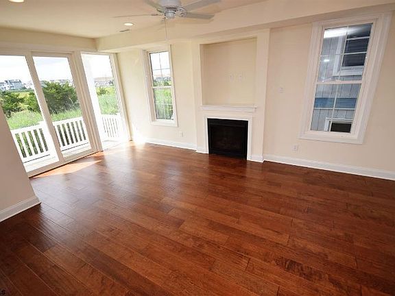 5th image of 3644 West Ave #1