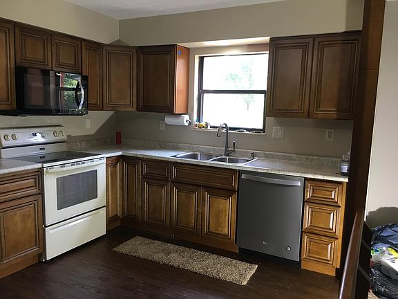 4th image of 4083 Crest Manor Dr