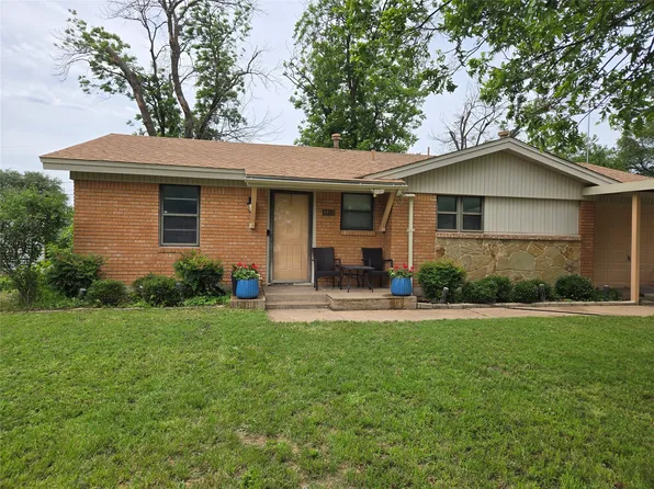 8813 Myra St, White Settlement, TX 76108