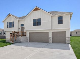 1325 N Holland Ct, Independence, MO 64056