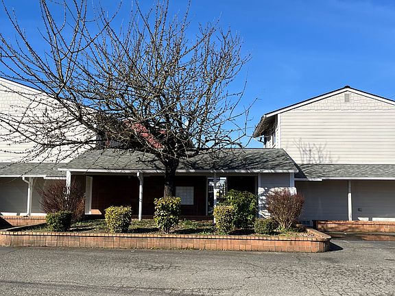 4th image of 328 91st Ave NE APT 24