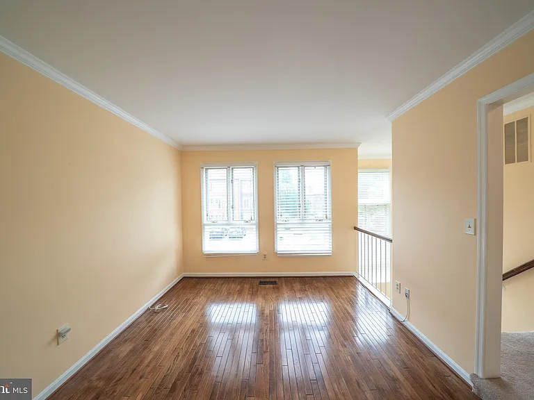 10168 Turnberry Pl — Photo 6