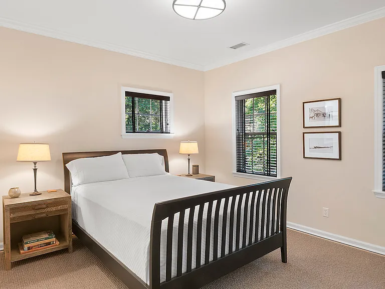 100 Greenleaf Ln — Photo 12