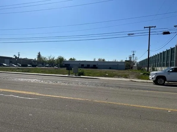 1366 E Turner Rd, Lodi, CA 95240