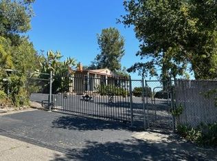 2534 Foothill Dr, Vista, CA 92084