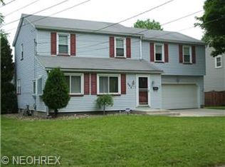692 Forestridge Dr, Youngstown, OH