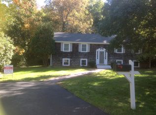 11 Oak Dr, Topsfield, MA 01983
