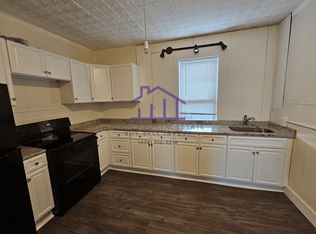 173 N Main St #B, Rochester, NH 03867