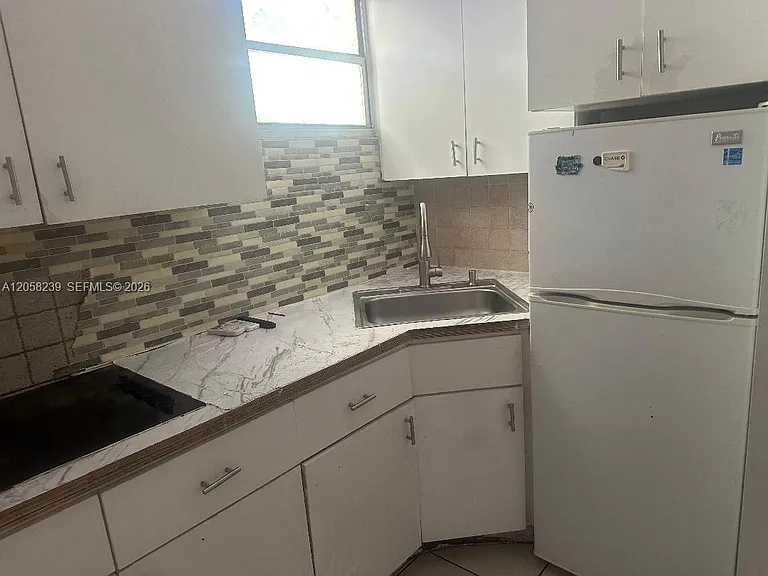 61 NW 24th Ave #RF — Photo 9