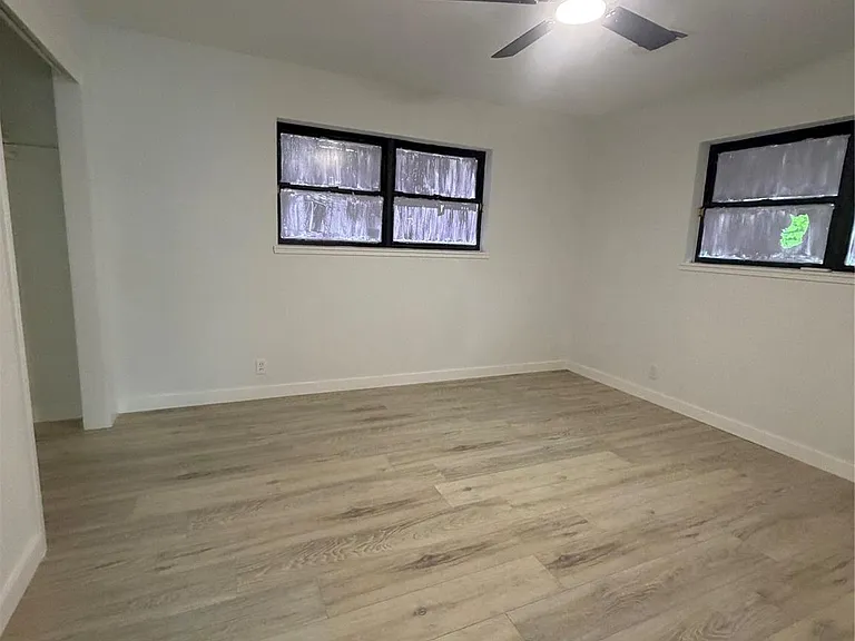 143 Hollyvale Dr — Photo 5