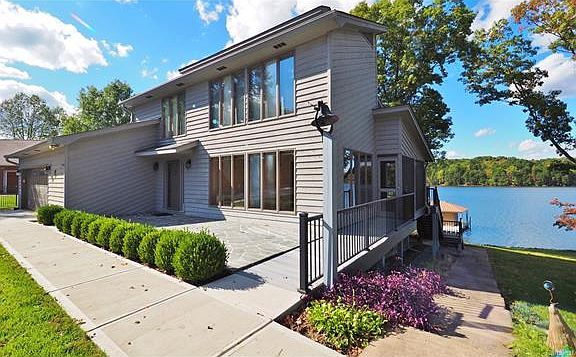 4th image of 318 Hermance Ln