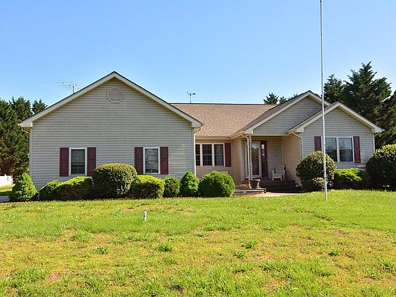 3rd image of 35986 Bay Dr