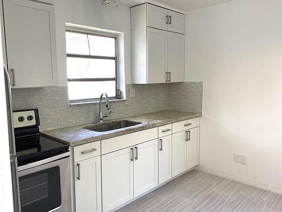 3rd image of 12020 NE 11th Ct