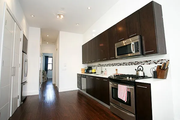 Rented by Rahme Real Estate, LLC | media 20