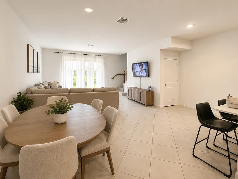 2910 Blossom Way — Photo 4