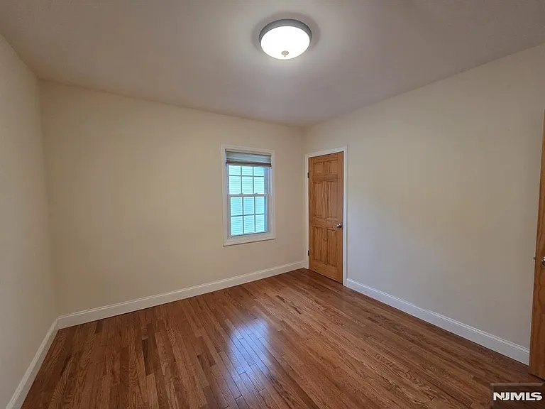 16 Sidney Ave #2 — Photo 9