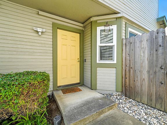 5th image of 596 Buckskin Place
