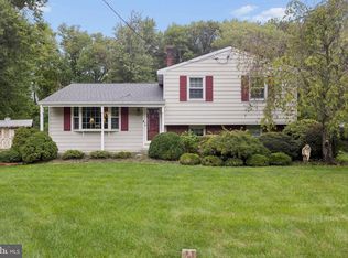 20 Diverty Rd, Pennington, NJ 08534