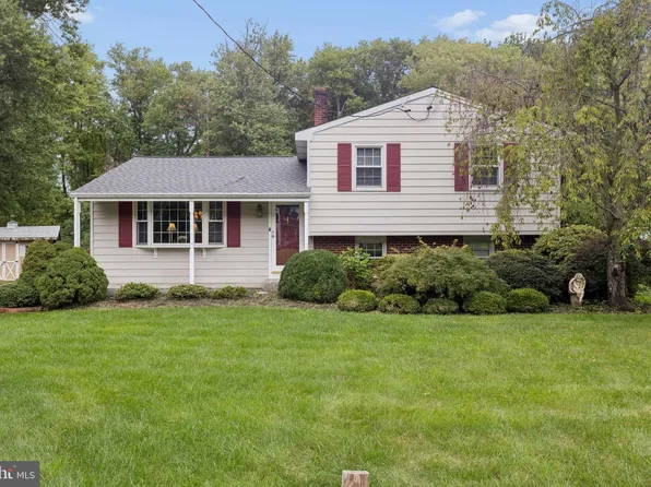 20 Diverty Rd, Pennington, NJ 08534