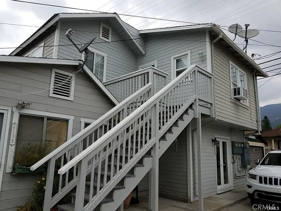 615 Wildrose Ave #C