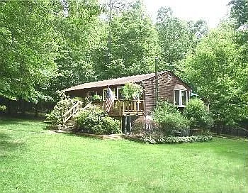 805 Lakeview Ln photo 1
