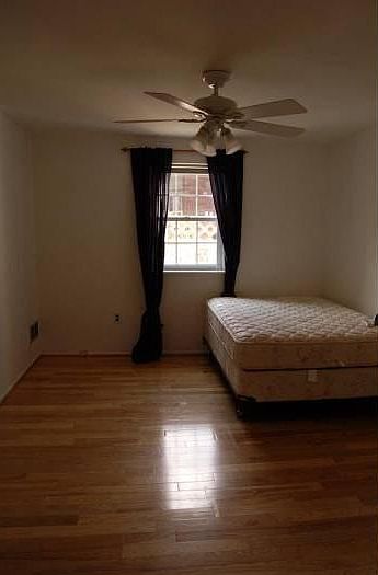 Room for rent. Bed has been removed.