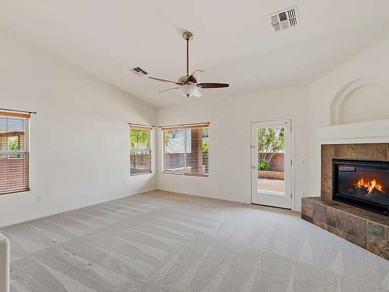 677 W Pizzicato Ln — Photo 41