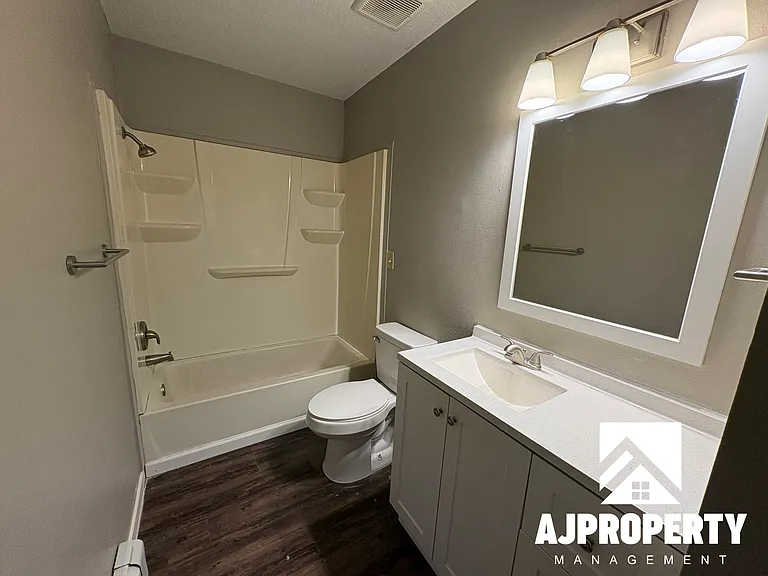 3309 S Elmwood Ave #2 — Photo 9