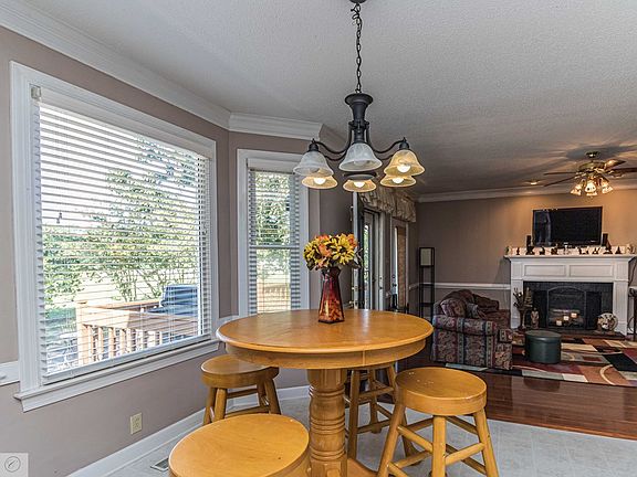 5th image of 307 Pointe Dr