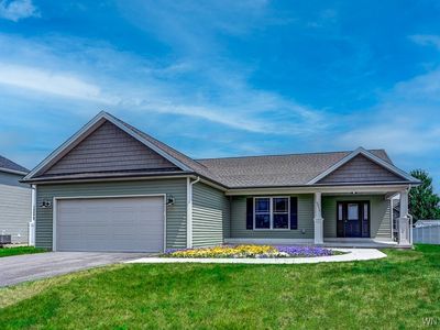 6213 Lakewood Ln, Lockport, NY, 14094