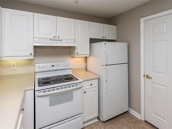 5th image of 80 Helmsman Way #728
