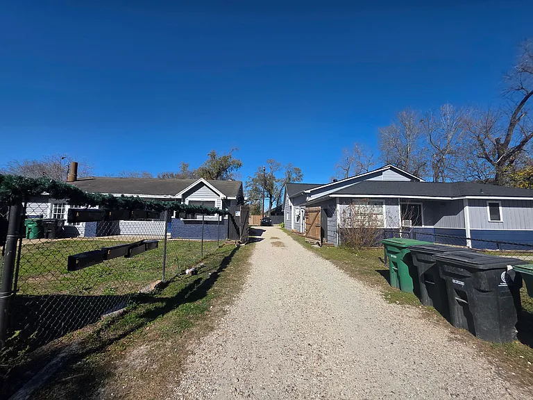 13501 Topeka St #B — Photo 12