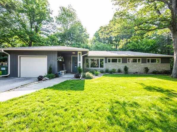 2400 Timberland Rd, Ames, IA 50014