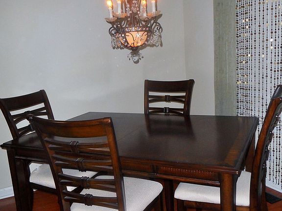 2nd image of 985 Gala Ln