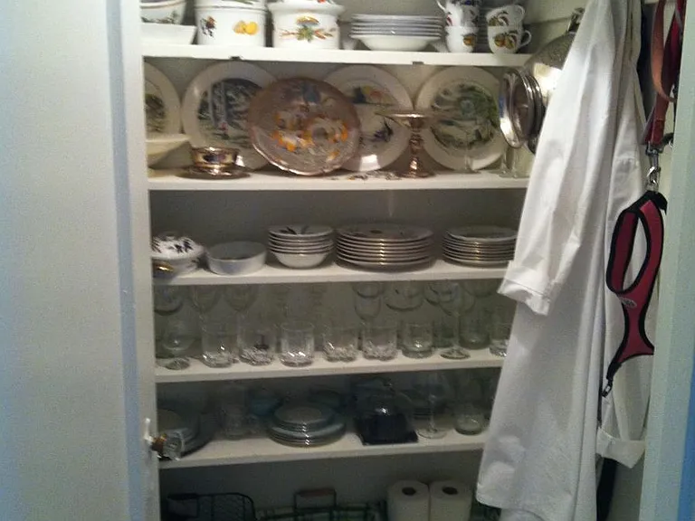 Kitchen pantry