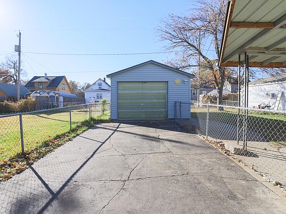 3rd image of 2525 Avenue C