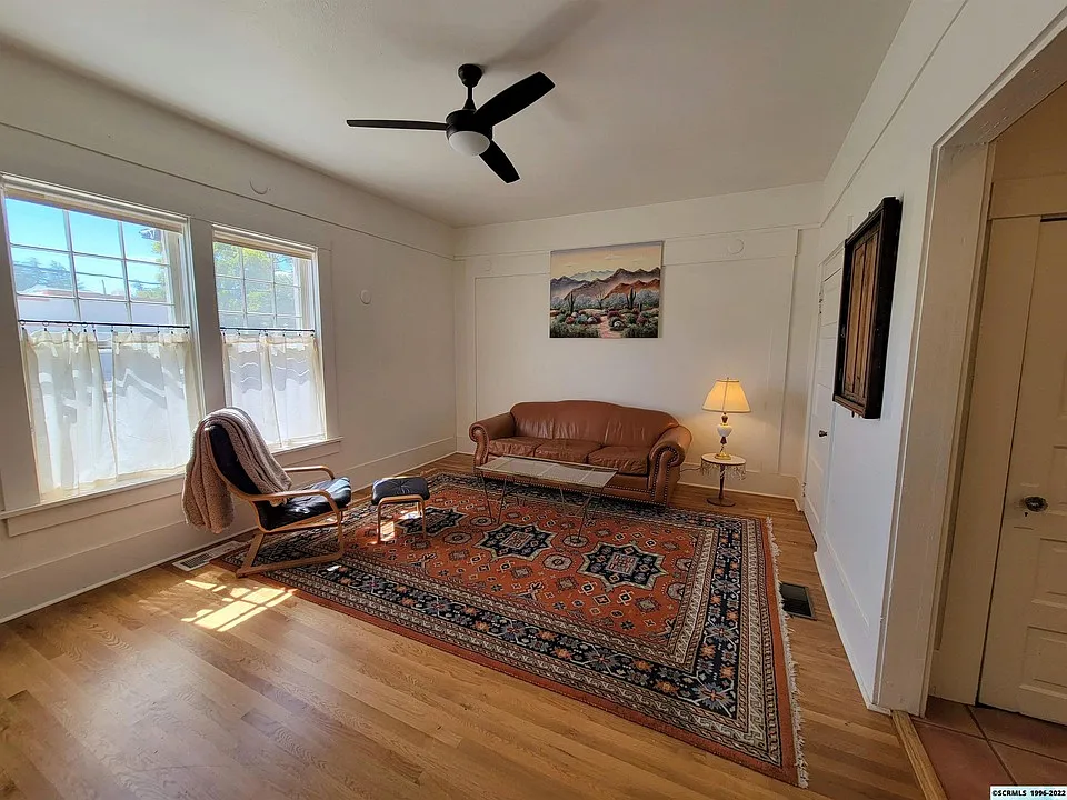 902 N Santa Rita St — Photo 2