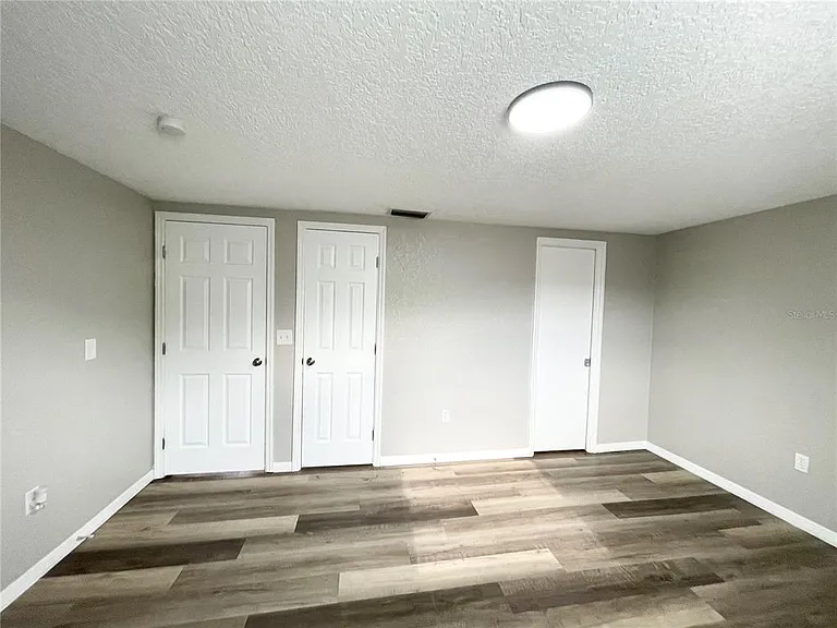 11241 Yewtree Ave — Photo 12