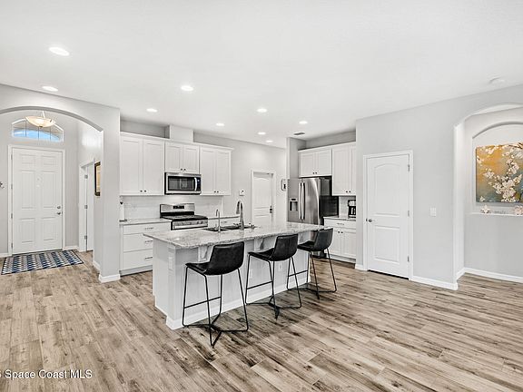 5th image of 4144 Archdale St