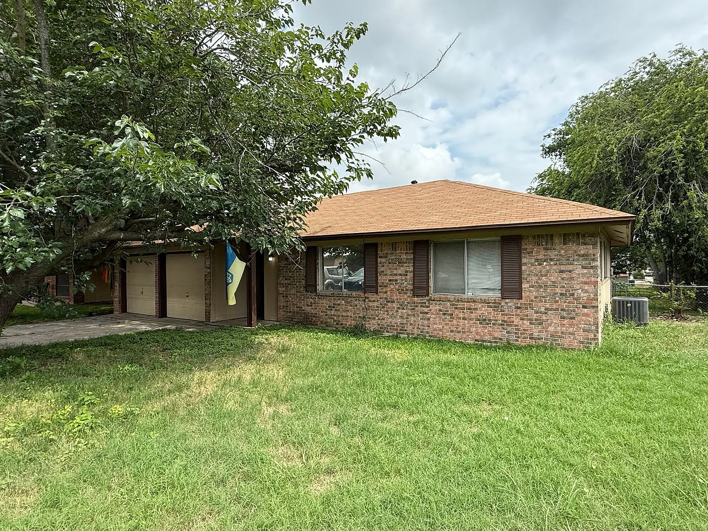 Coming Soon! Huge Rent Special & New In Management — Photo 2