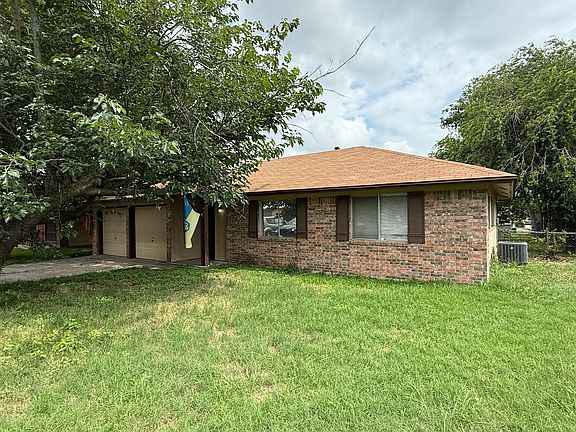 2nd image of 1017 Westover Dr